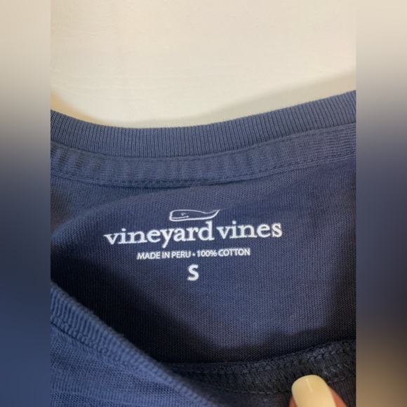 Vineyard Vines Happy Holidays yellow lab Christmas longsleeve tshirt, small (J) - Picture 2 of 8